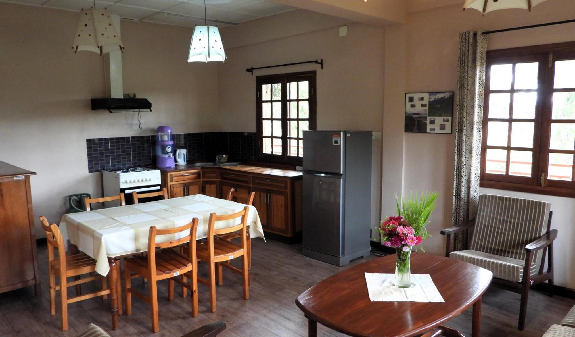 Lovasoa 4C Hotel Antsirabe Ngoại thất bức ảnh