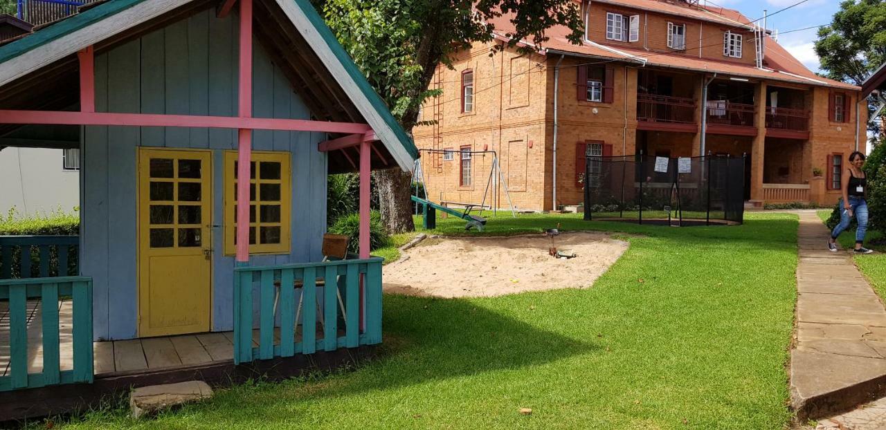 Lovasoa 4C Hotel Antsirabe Ngoại thất bức ảnh