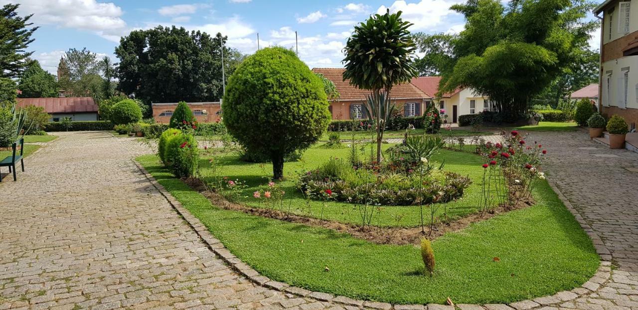 Lovasoa 4C Hotel Antsirabe Ngoại thất bức ảnh