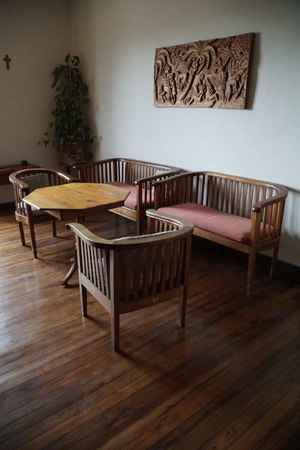 Lovasoa 4C Hotel Antsirabe Ngoại thất bức ảnh